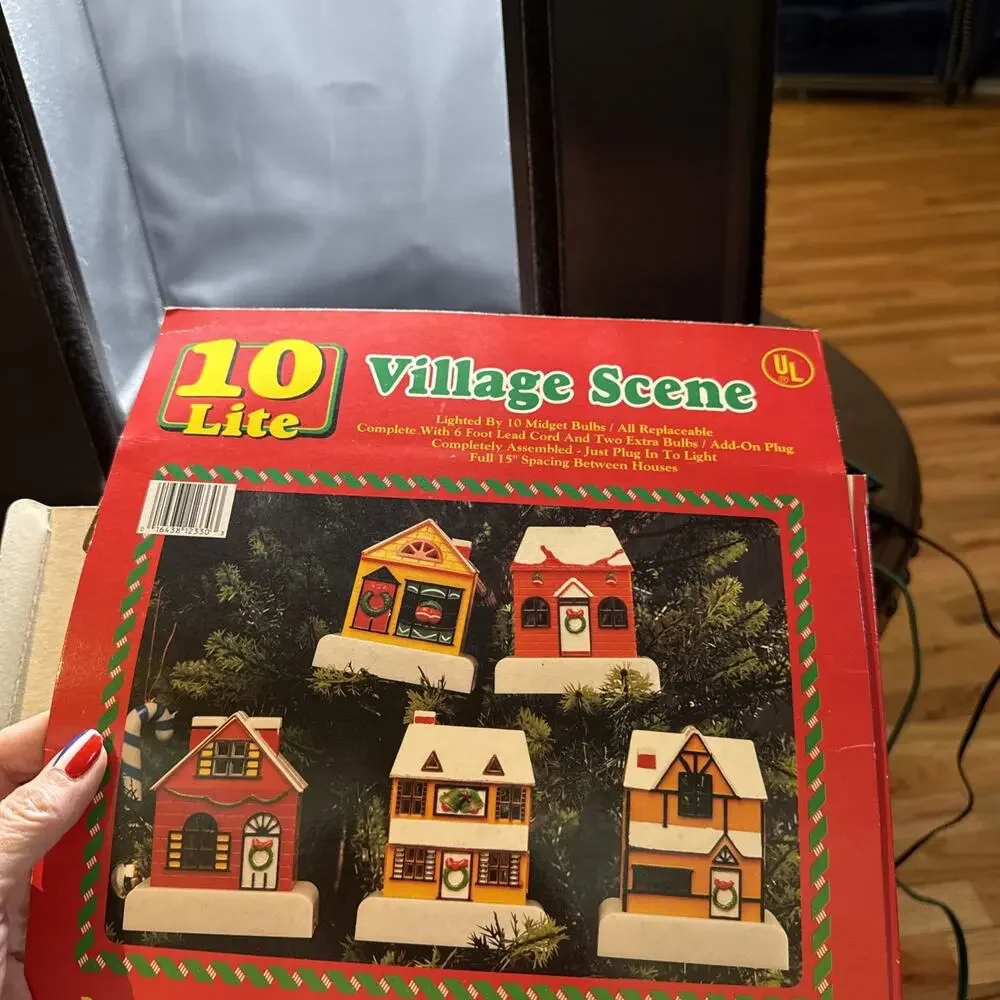 Vintage Tony Inc. 10 Light Christmas Village Scene, Lighted Cottage Panels.